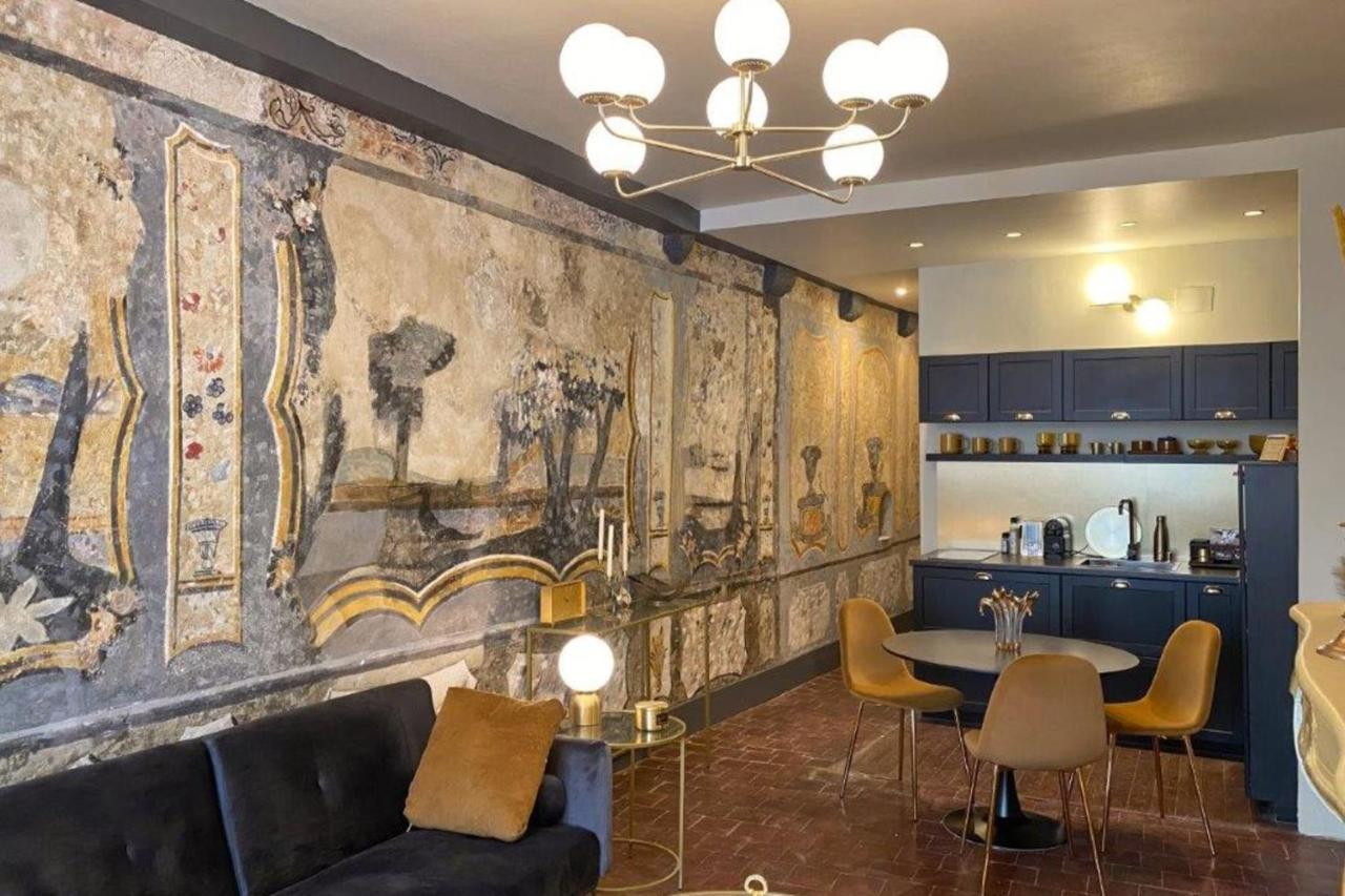 Les fresques de Léon Apartamento Tournus Exterior foto